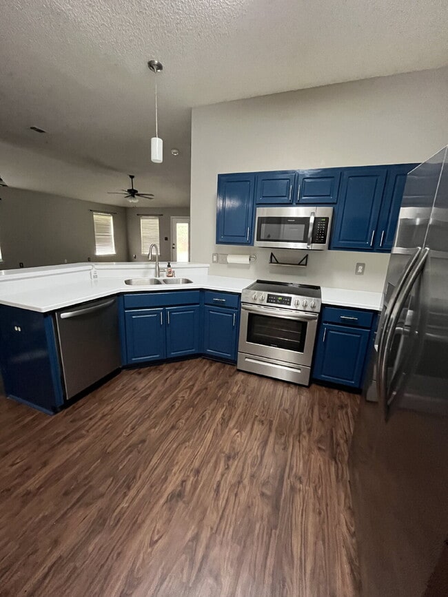 917 Lajolla Ln in Mary Esther, FL - Foto de edificio - Building Photo