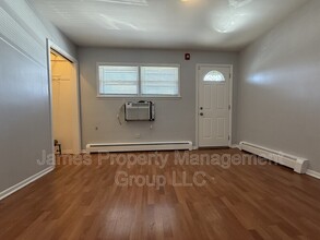 39 King Arthur Ct in New City, NY - Building Photo - Building Photo