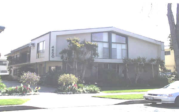 4850 Van Noord Ave in Sherman Oaks, CA - Foto de edificio