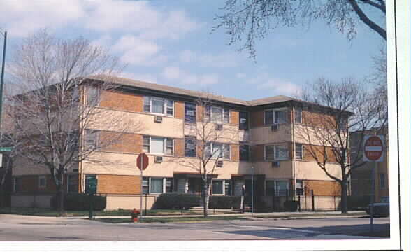 2501 N Laramie Ave in Chicago, IL - Building Photo - Building Photo