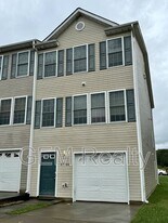 35122 Saba Pl in Locust Grove, VA - Building Photo