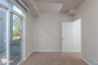 150 Willow View Circle in Anchorage, AK - Building Photo - Building Photo