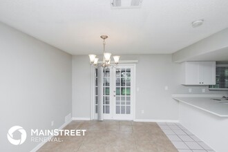 750 Aachen Ave NW in Palm Bay, FL - Foto de edificio - Building Photo