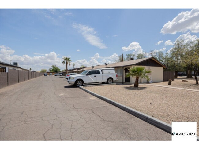 1915 N 26th Pl in Phoenix, AZ - Building Photo - Building Photo