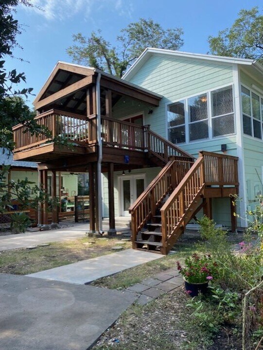 2708 French Pl in Austin, TX - Foto de edificio