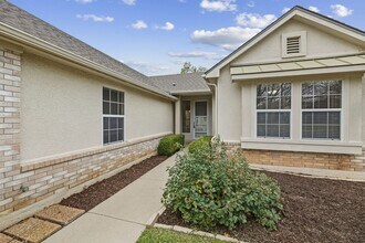 121 Coreopsis Way in Georgetown, TX - Building Photo - Building Photo