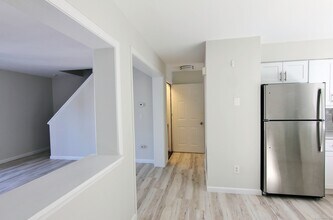 14 Dora St in Stamford, CT - Building Photo - Building Photo