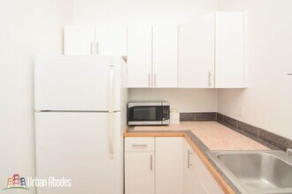 2432 W Moffat St in Chicago, IL - Building Photo - Building Photo