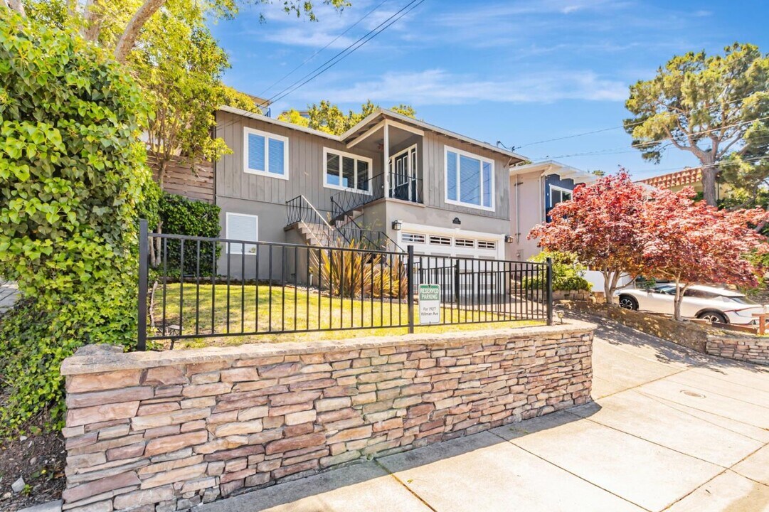 1927 Hillman Ave in Belmont, CA - Building Photo