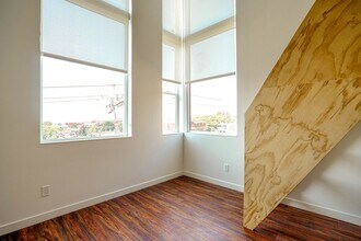 Thomas Street Lofts in Seattle, WA - Building Photo - Interior Photo