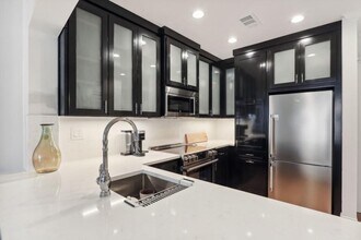 2255 Peachtree Rd in Atlanta, GA - Building Photo - Building Photo