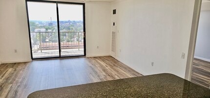 1301 Speer Blvd, Unit 1002 in Denver, CO - Building Photo - Building Photo