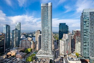 15 Wellesley St W in Toronto, ON - Building Photo