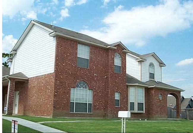 property at 815-819 Valleybrooke Dr