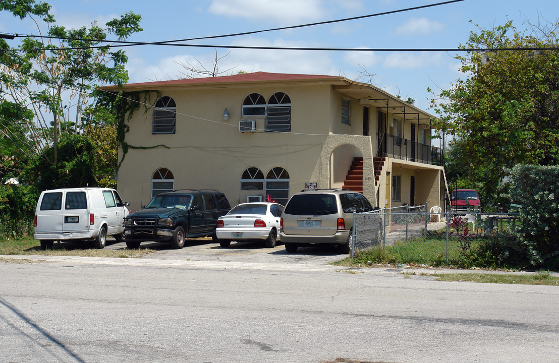 1479 NW 16th St in Miami, FL - Building Photo