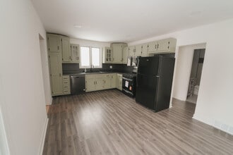 1313 Summerset Dr in Mount Pleasant, WI - Building Photo - Building Photo