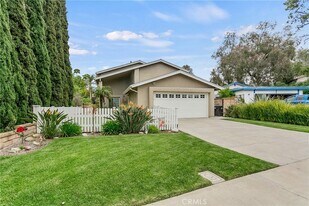 27415 Sereno in Mission Viejo, CA - Building Photo