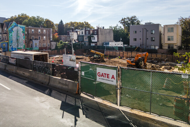 4240 Chestnut St in Philadelphia, PA - Building Photo - Building Photo