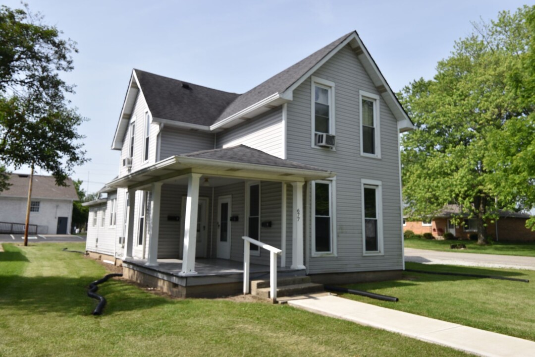 677 W 7th St in Greenfield, IN - Building Photo