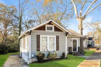 1554 Richland Rd SW in Atlanta, GA - Foto de edificio - Building Photo