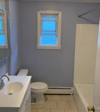 34 Durham St, Unit 2 in Providence, RI - Building Photo - Building Photo