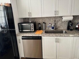 1325 W 4th Ln in Hialeah, FL - Building Photo