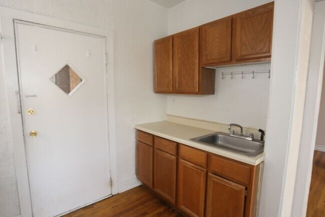 6265 W Cornelia Ave in Chicago, IL - Building Photo - Building Photo