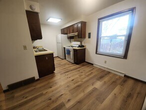 706-708 N Hawthorne Dr in Appleton, WI - Building Photo - Building Photo