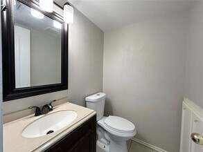 2114 Montclair Ln in Lewisville, TX - Building Photo - Building Photo