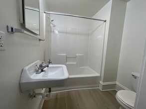 517 W Maple Ave in Independence, MO - Building Photo - Building Photo