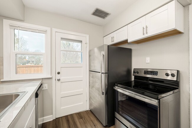 Parkside Apartments in Hillsboro, OR - Building Photo - Interior Photo