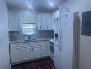 554 NE 74th St in Miami, FL - Building Photo - Building Photo