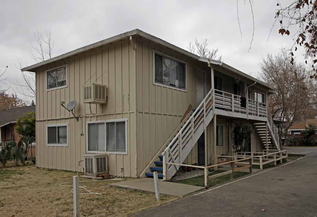 321 W El Camino Ave in Sacramento, CA - Foto de edificio