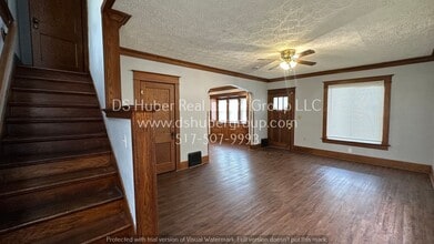 921 W Oakland Ave in Lansing, MI - Building Photo - Building Photo