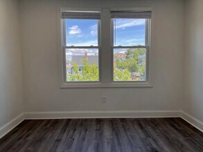 336 Lowell St, Unit 2 in Somerville, MA - Foto de edificio - Building Photo