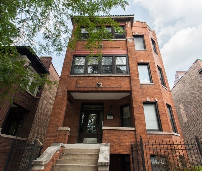 1440 W Addison St, Unit 1438-2 in Chicago, IL - Building Photo - Building Photo
