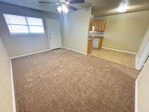 1014 N Gilmer St in Killeen, TX - Building Photo - Building Photo