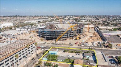 10205 S Prairie Ave in Inglewood, CA - Building Photo - Building Photo