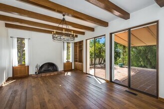 2360 Foothill Rd in Santa Barbara, CA - Building Photo - Building Photo
