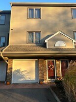 882 N Colony Rd in Meriden, CT - Building Photo