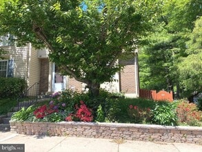 201 Curry Ford Ln in Gaithersburg, MD - Building Photo - Building Photo