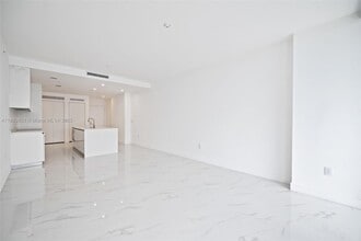 700 NE 24th St, Unit 2004 in Miami, FL - Building Photo - Building Photo