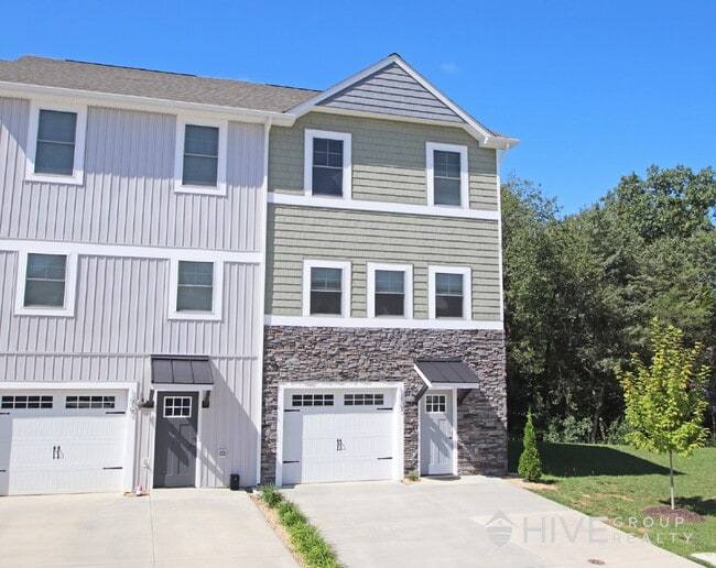 property at 1423 Palomino Trl