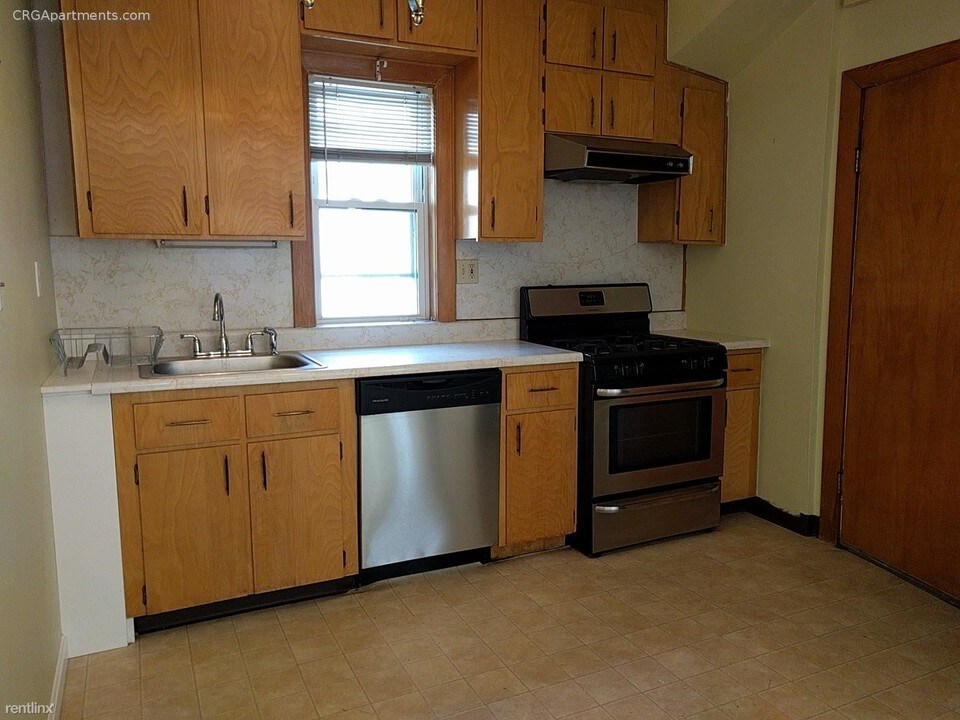 19 Brookford St-Unit -# 1 in Cambridge, MA - Building Photo