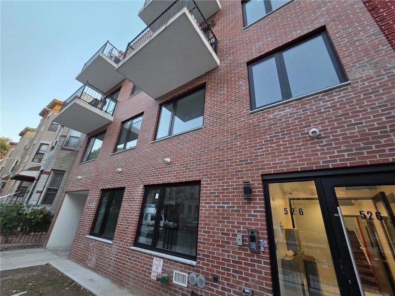 526 56th St in Brooklyn, NY - Foto de edificio