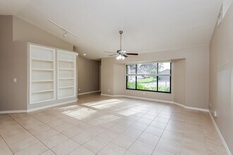 2126 SW 14th Ave in Cape Coral, FL - Building Photo - Building Photo