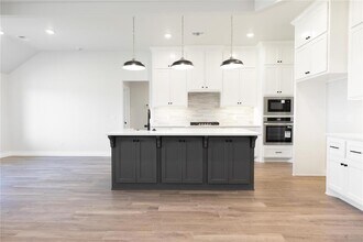 8233 Mountain Oak Dr in Edmond, OK - Building Photo - Building Photo