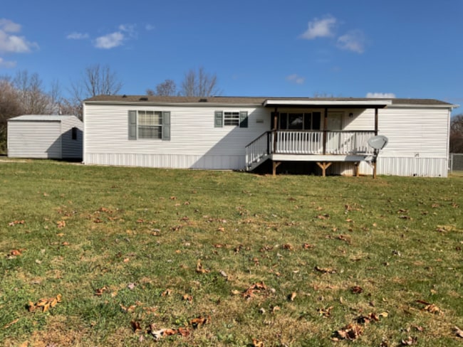 4 English Rd in Candler, NC - Foto de edificio - Building Photo
