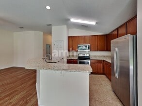 351 N Twin Maple Rd in St. Augustine, FL - Foto de edificio - Building Photo