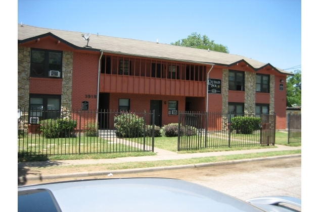 Addysen Grace Apartments in Dallas, TX - Foto de edificio - Building Photo